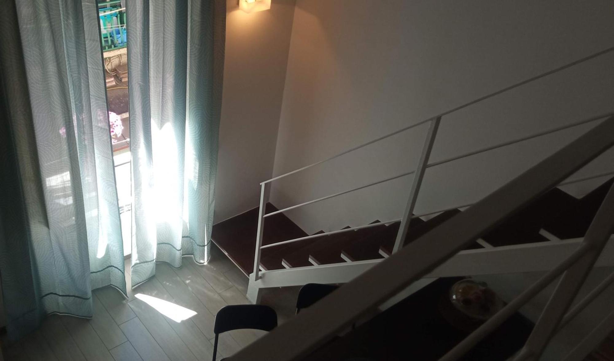 Akihome Portanova Napels Buitenkant foto